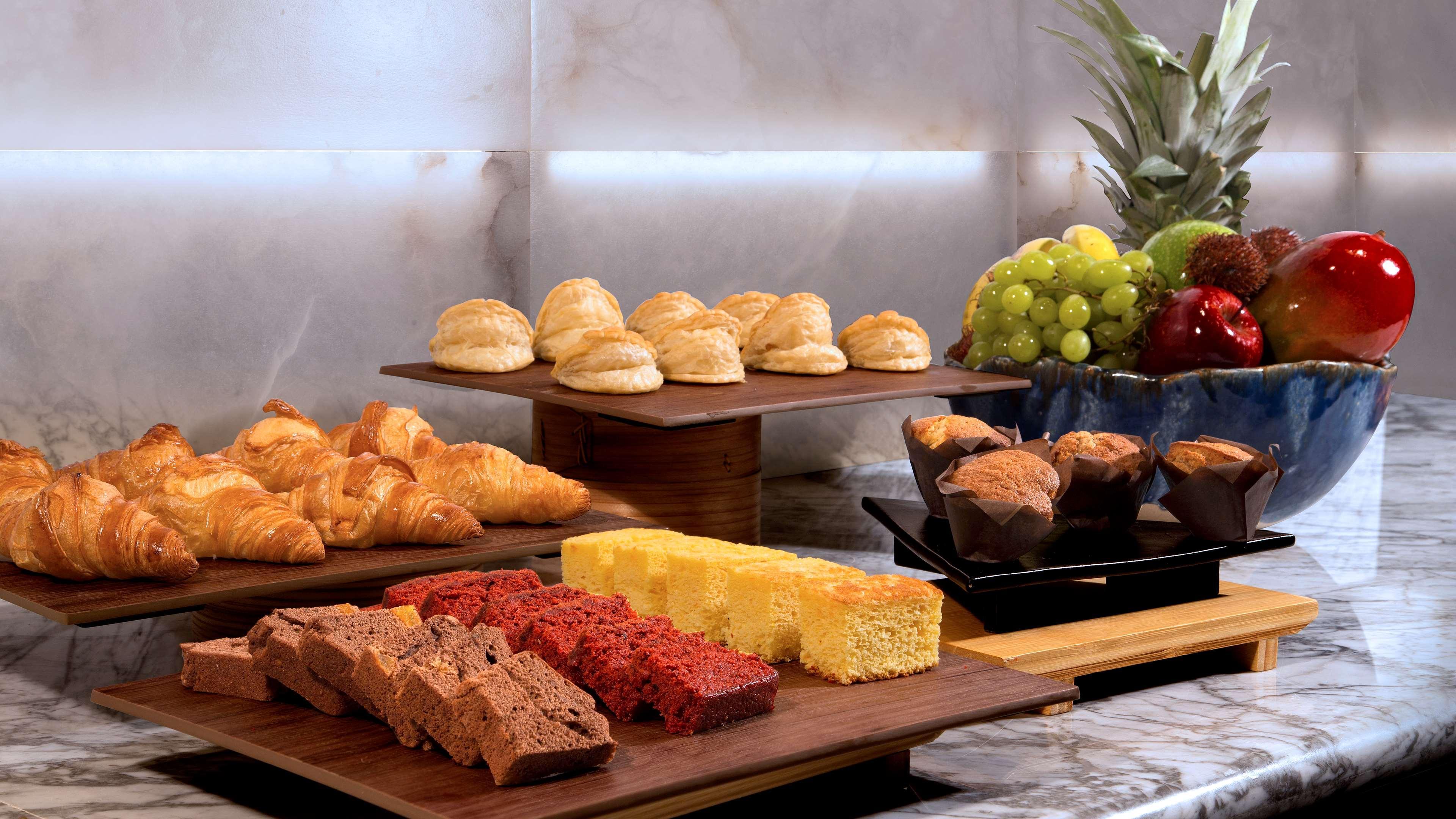 Doubletree By Hilton Madrid-Prado Hotel Exterior foto