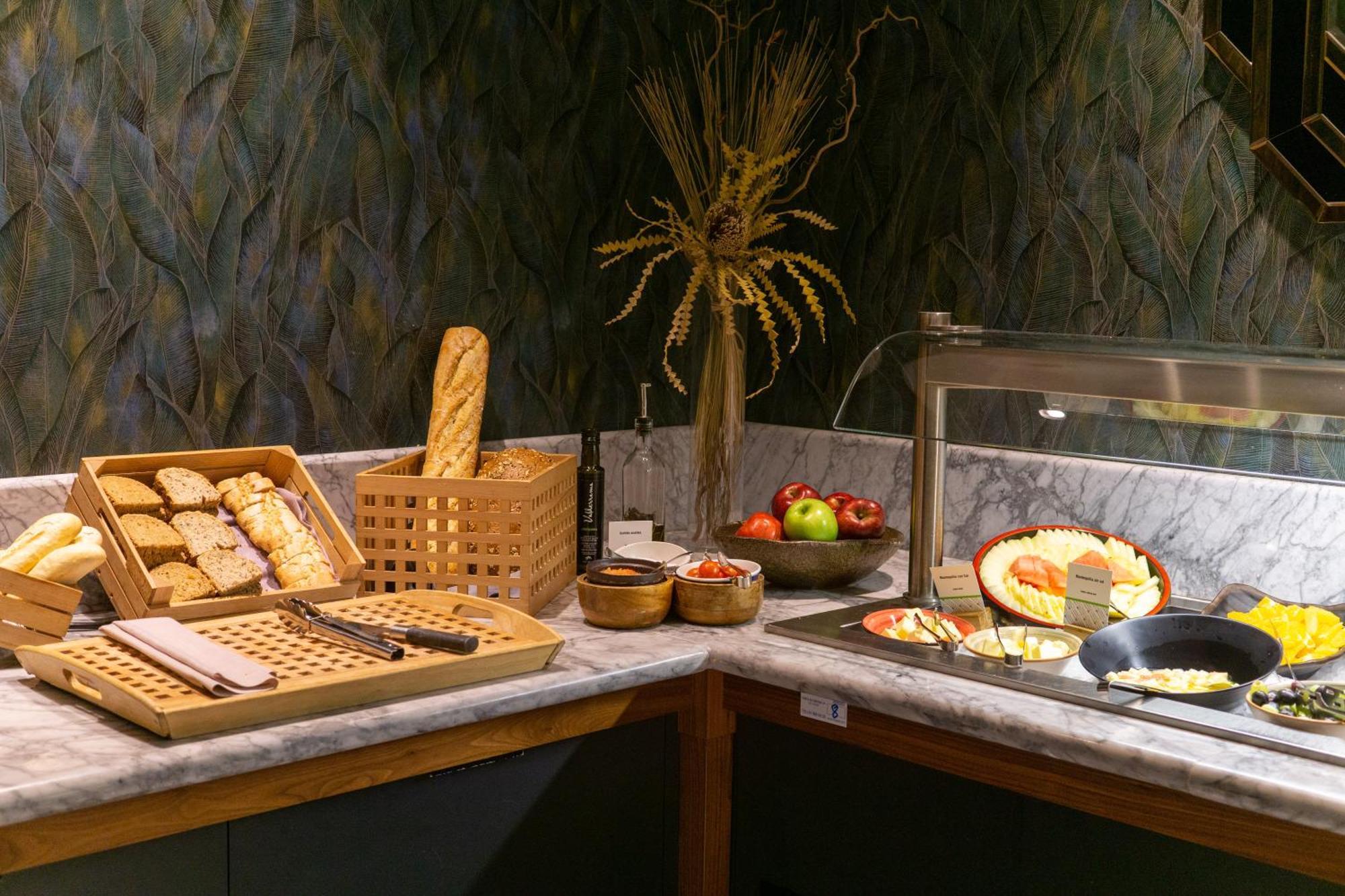 Doubletree By Hilton Madrid-Prado Hotel Exterior foto